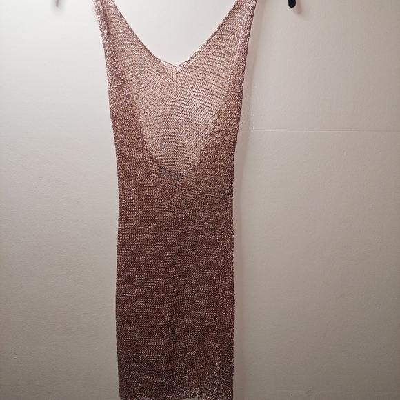 Gold Mesh backless Metallic dress - Picture 2 of 6